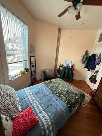 Bedroom - Subleasing a private room with easy access to campus. Triplex