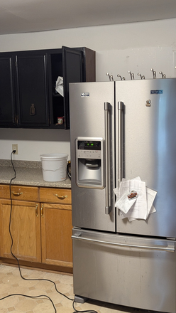 Kitchen - Walk to UVM, 3 BR w/off street, $2,500 Apartments