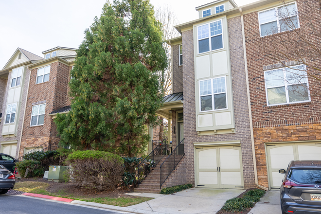 Front Entrance - Spacious Townhouse 3 Bed, 4 Bath, Newly Renovated In Gated Community w/Covered Parking