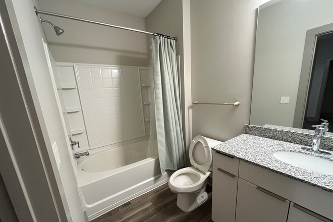 Private Bathroom - Union Chapel Hill: Private Bed/Bath in 4BR/4.5BA (Jan Paid!) Apartments