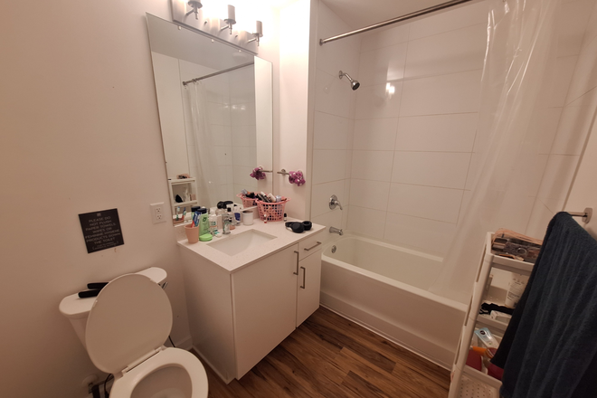 Private Bathroom - Reflections student housing Apartments