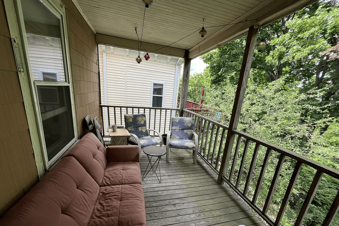 balcony - Mission Hill Student Apartment Fall Sublet