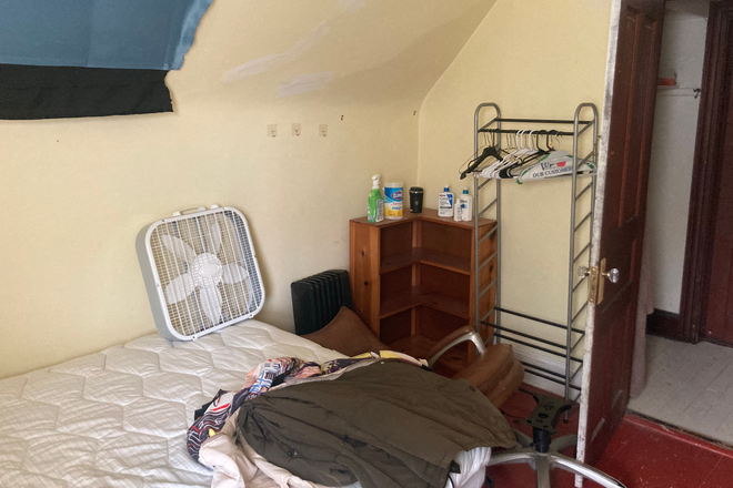 Some items potentially for sale - Room available in shared 5-bed house