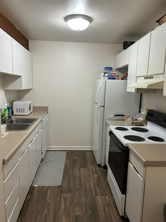 Kitchen - Highland Apartments
