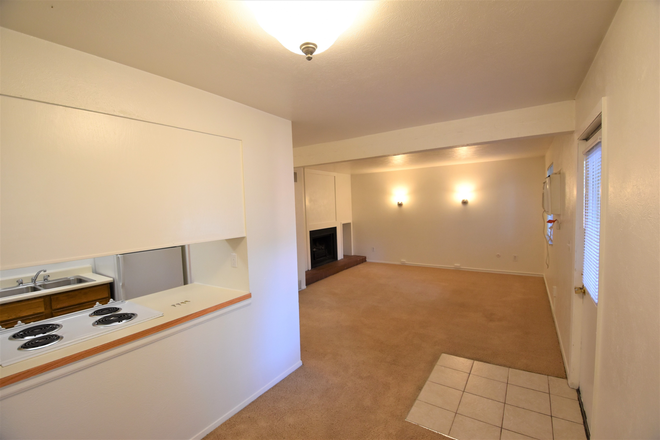 unit #202 - 2 Bedroom/1.5 Bathroom available for immediate move in! Apartments