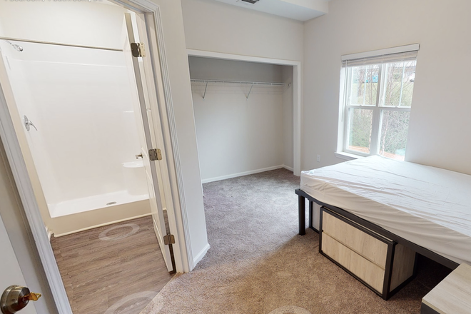 Bedroom - Rivers Walk Apartments, 5min walk to Campus - Rent-Free for May