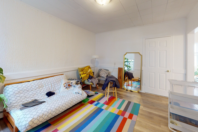 Call NOW for showings! 617-236-8600 - MAVERICK ST - *NO FEE* XL 5BR IN MAVERICK SQ, BLUE LINE W/ LNDRY IN BLDNG, EIK, DW *AVAIL NOW!* Apartments