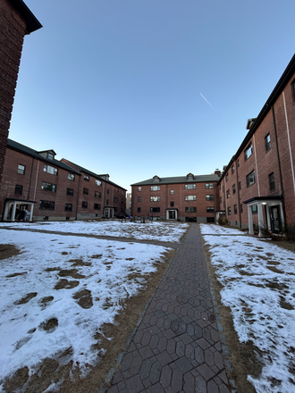 street view - living room and kitchen, courtyard, close to trader joes