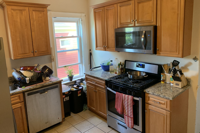. - 5BR/2BA SOMERVILLE APT | LAUNDRY IN BUILDING | NO BROKER FEE | AVAILABLE 09/01