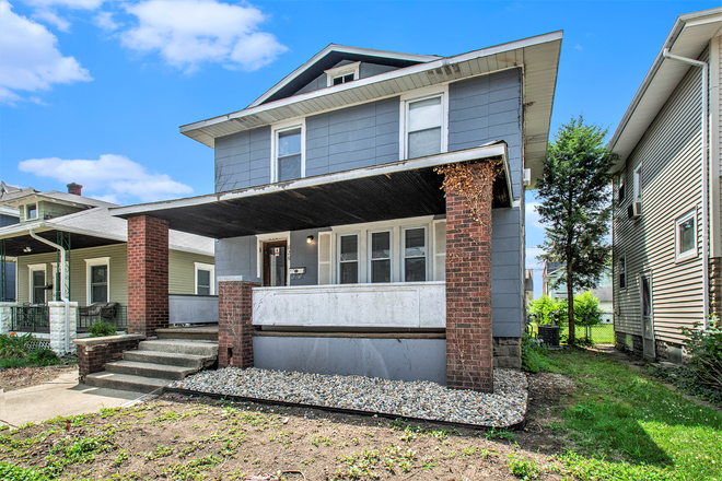 Front - 828 East Sorin Street House