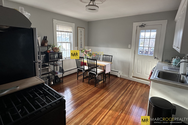 Kitchen - Room For Rent in Brighton 4 Bed