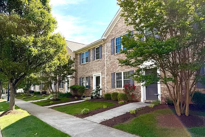 Street View - Townhouse close to campus