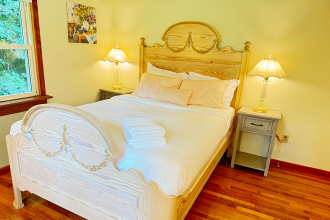 Bedroom 2 - 2026 6/1-8/30 summer sublet for 1 bedroom, great location, fully furnished, move in with no hassals.