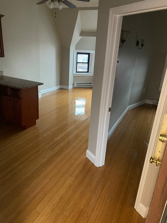 visit hubrealtyproperties.com - Back Bay proper, large 1 bedroom with street views on Newbury St Apartments