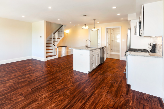 Call NOW for showings! 617-236-8600 - WASHINGTON ST - *1/2 FEE!* LUXE DUPLEX PNTHSE 5BR IN SOUTH END AVAIL *9/1/2026* W/ 3 BA, IN UNIT W/D Apartments