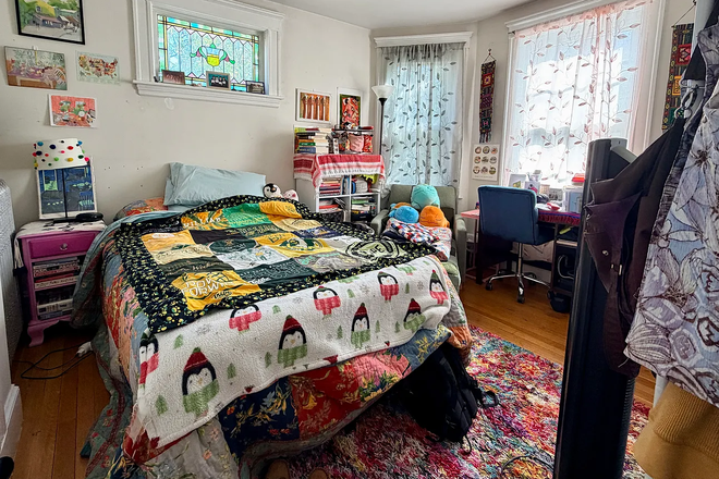 bedroom - Affordable Summer Sublet in Brighton Center