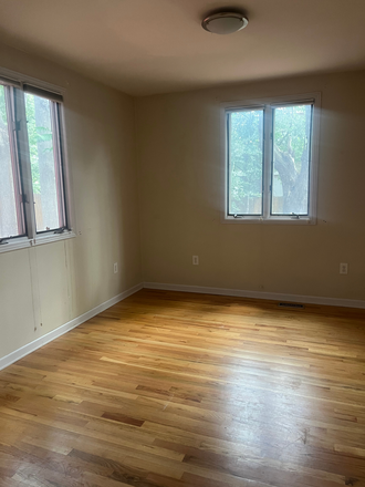 Bedroom - Charming & Spacious Home Just 1.5 Blocks from DU!