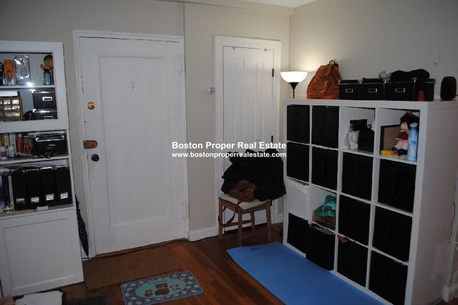 a - 2 bed with living room, NO FEE Apartments