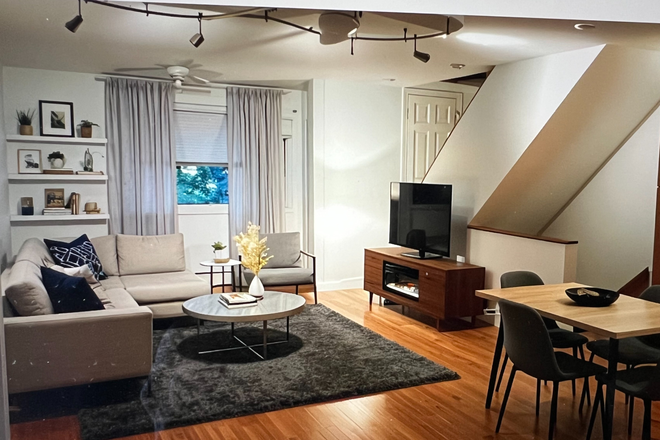 . - **Rare Opportunity in Cambridge** 3 bedrooms, 2 bathrooms Townhome