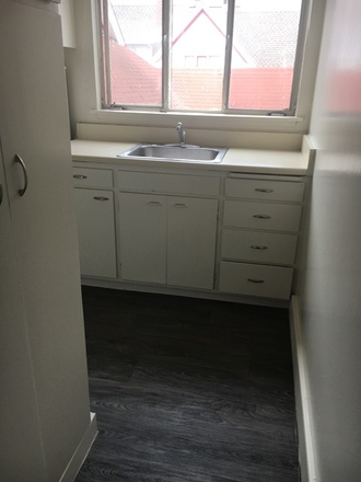 1 - A fine one bedroom only one block from Telegraph Ave