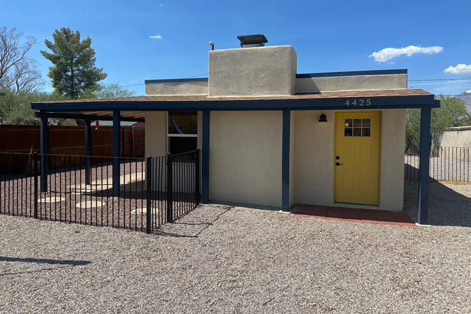Front of House - Garden District (10–15 min from U of A)