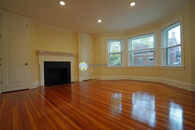 1 - JUNE 2025-Incredible Renovated Brookline Coolidge Corner apartment, H/HW inc!