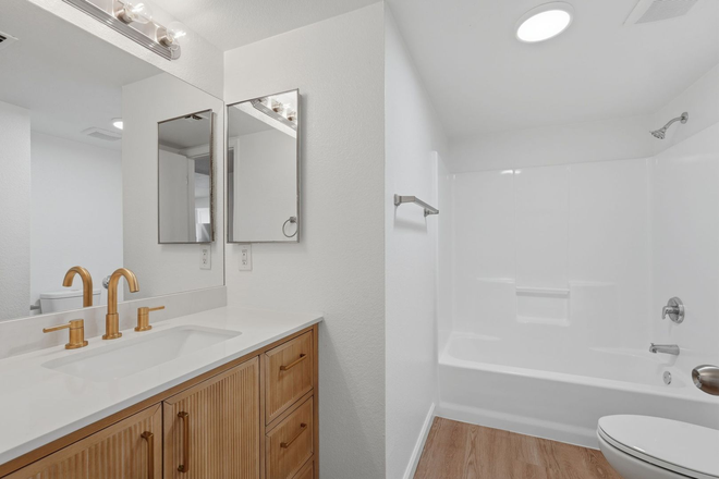 Bathroom - Looking for a Female Preferred Roommate for the next academic year! 🌟