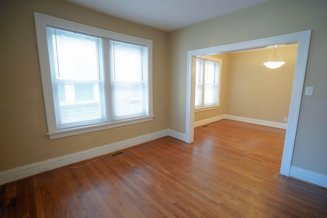 Living area - 904 Eastgate Ave. #1N Apartments