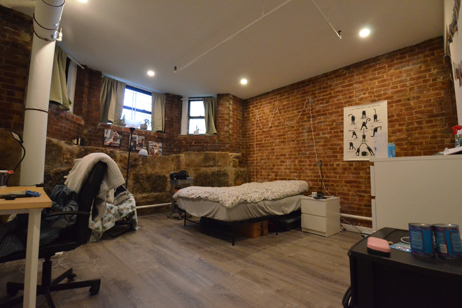 Bedroom - BASEMENT Huge 3 bed 1 bath on Hemenway 385-722-7303 Text/Call Jay