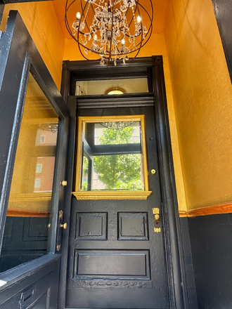 Vestibule of Chez Benee’ - Chez’ Benee’ Townhome