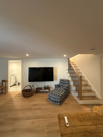 stairs to kitchen - Spacious patio apartment