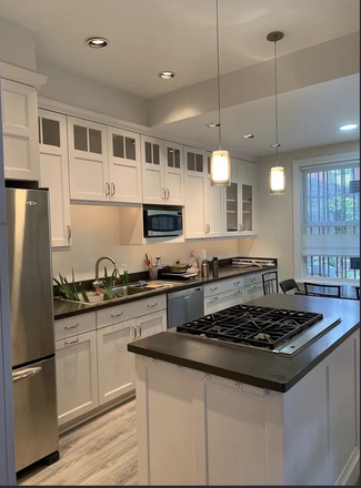 Kitchen - Perfect location housing for Students Townhome