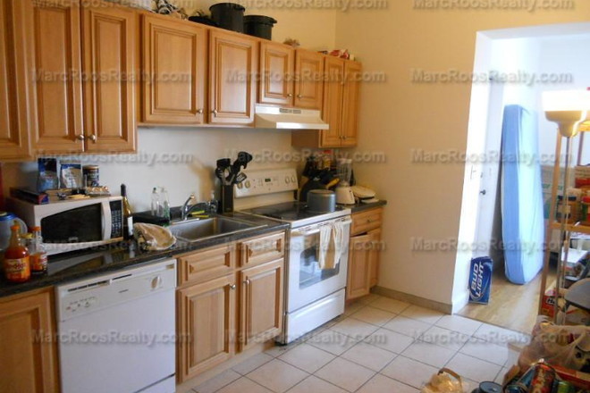 KITCHEN - HUGE 5 BED 2 BATH EGREMONT RD ***JUNE 1ST MOVE IN *** Apartments