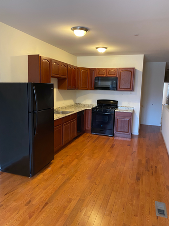 kitchen - CLARKS PARK/spruce hill Apartments