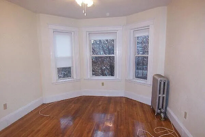livingroom - PACKARDS CORNER 1 BED COMMONWEALTH AVE MOVE IN TODAY AND ***NO FEE ***
