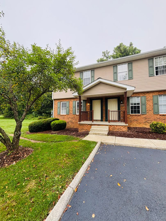  - 4 Bedroom, 3 Bath Townhouse