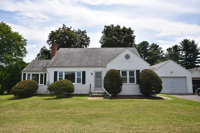 front of house - 5 BR Available June '26 -- 213 Russell St, Hadley