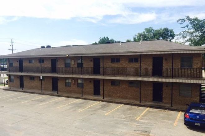 1 - Bradford Court Apartments-2 Bed 1 Bath-All Electric VERY Close to Campus $750