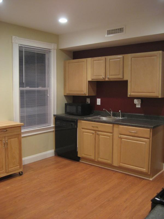 . - large 4 bed, Central AC, Updated kitchen Condo