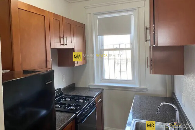 Call NOW for showings! 617-236-8550 - BOYLSTON ST - *NO FEE!* LRG MODERN 1BR SPLIT FOR 2 PPL W/ H&HW INC, LNDRY IN BLDNG AVAIL *9/1/2025* Apartments