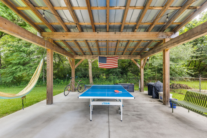 Outdoor Entertaining - 3BR/2BA Home, 7 Minutes from MUSC, 1 mile from Whole Foods