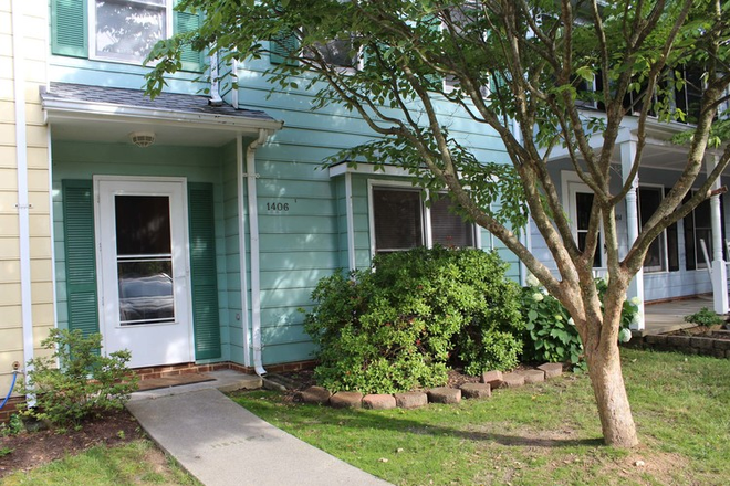 Front of house - Spacious 3BR Townhome in Family-Friendly Neighborhood Near UVA