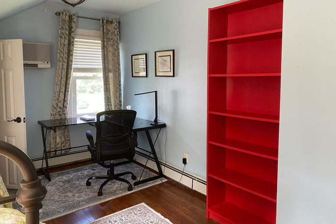 book case and desk - Furnished room with private bathroom for Princeton University affiliate or Professional-Be House