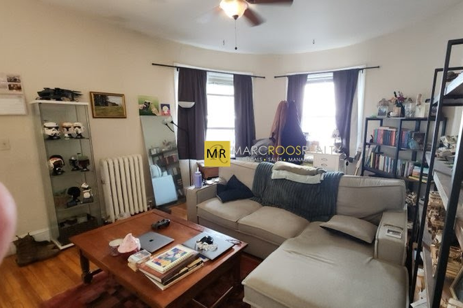 Call call or text Arezou at 617-584-7817 - Modern First floor condo unit in Symphony area!!! Heat and Hot water is included in the rent!