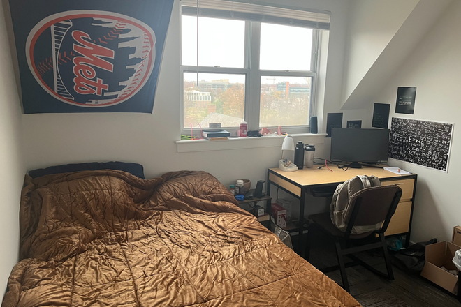 Bedroom - South Campus Commons 3 (4x2) Apartments