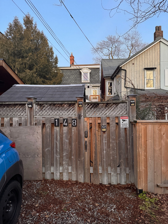 Back entrance - Charming Bachelor Apartment Steps to Campus