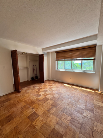 large bedroom - 1 bed/1bath Condo with View close to campus