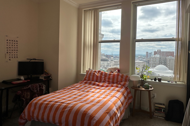 Bedroom - Cozy Studio in Mt. Vernon steps from Peabody and JHMI Shuttle Apartments