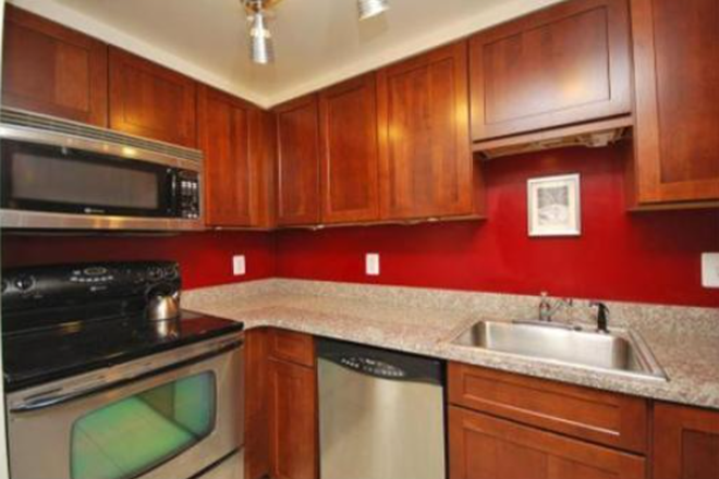 kitchen - **NO BROKERS FEE!!**Amazing 3 Bed / 1 Bath w/ LAUNDRY IN UNIT & Parking Available! Avail Apartments