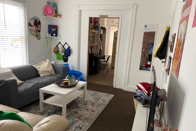 Living Room - 5 bedroom rental -close to Seton Hall University-Train Station House